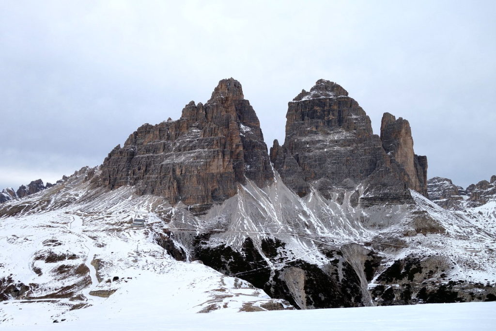 Dalle Cianpedele verso le Tre Cime di Lavaredo e il rifugio Auronzo