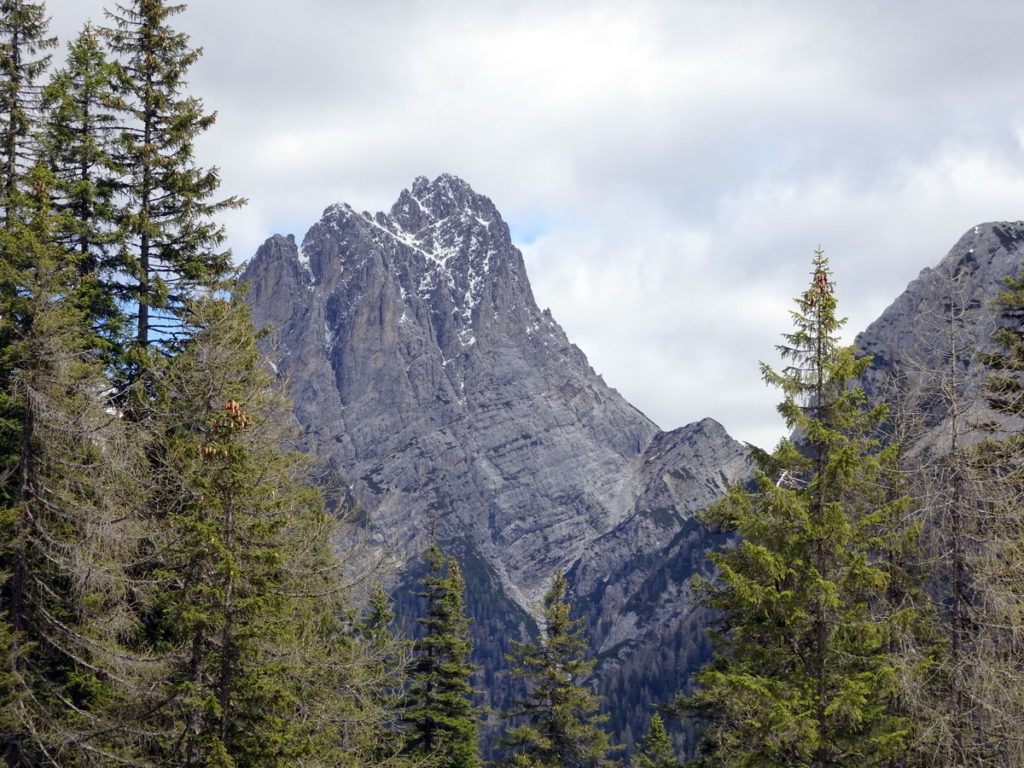 La Terza Grande in discesa da Sella Ciampigotto verso Casera Campo